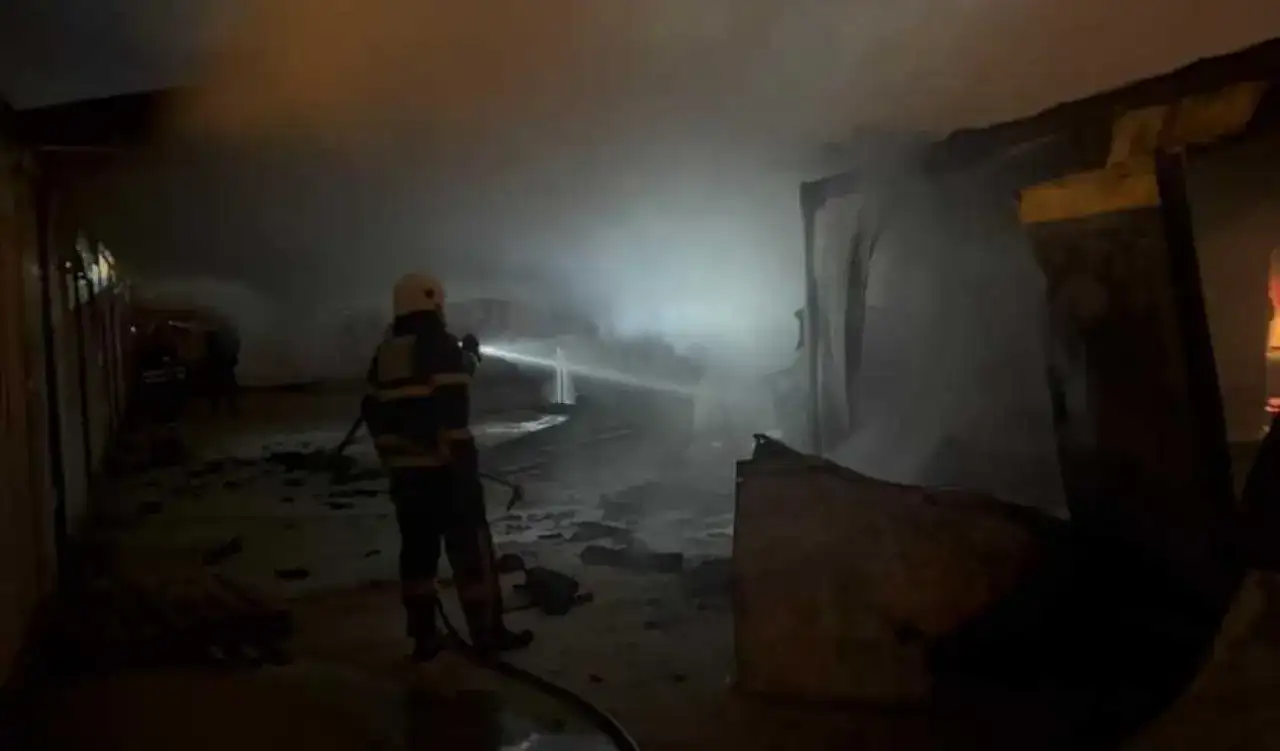 Hatay’da Öğrenciler İçin Ayrılan Konteynerler Küle Döndü! 3